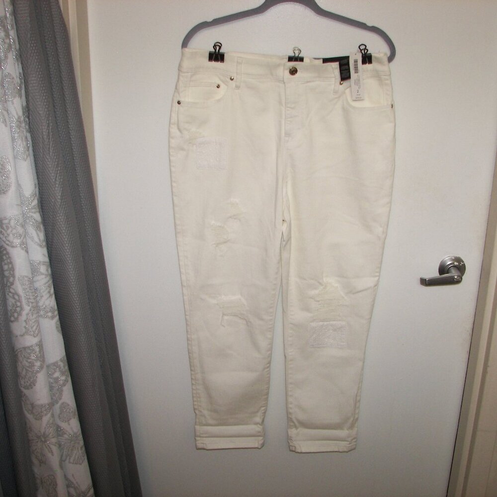 Chico's women's SO Slimming Girlfriend  2 Crop white jeans High Rise with tags